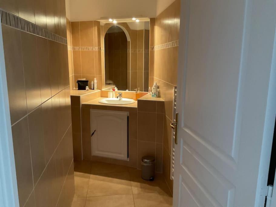 Akropole De Caroline, Central, Lumineux, Calme, Free Parking, Lift, 3 Beds دْراجينْيا المظهر الخارجي الصورة